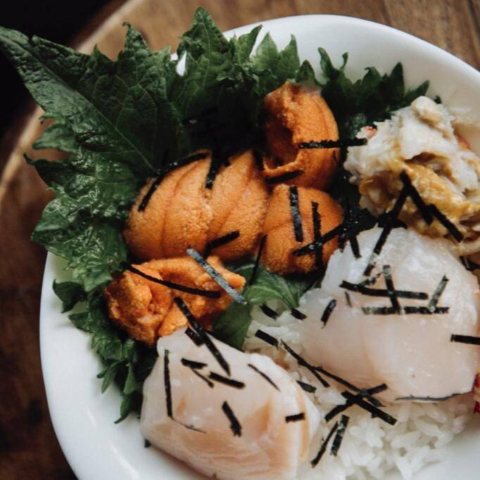 Seafood bowl with sea urchin and scallops